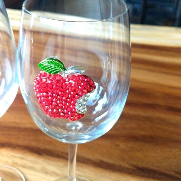The Queen's Jewels-❣️ Embellished Apple Wine Glasses - Picture 5 of 12